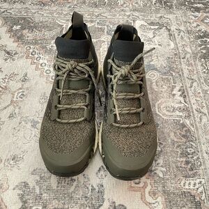 Men's Green Athletic Shoes